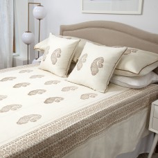 Aurel Paisley Silk Cotton Bedspread - Ivory/Gold